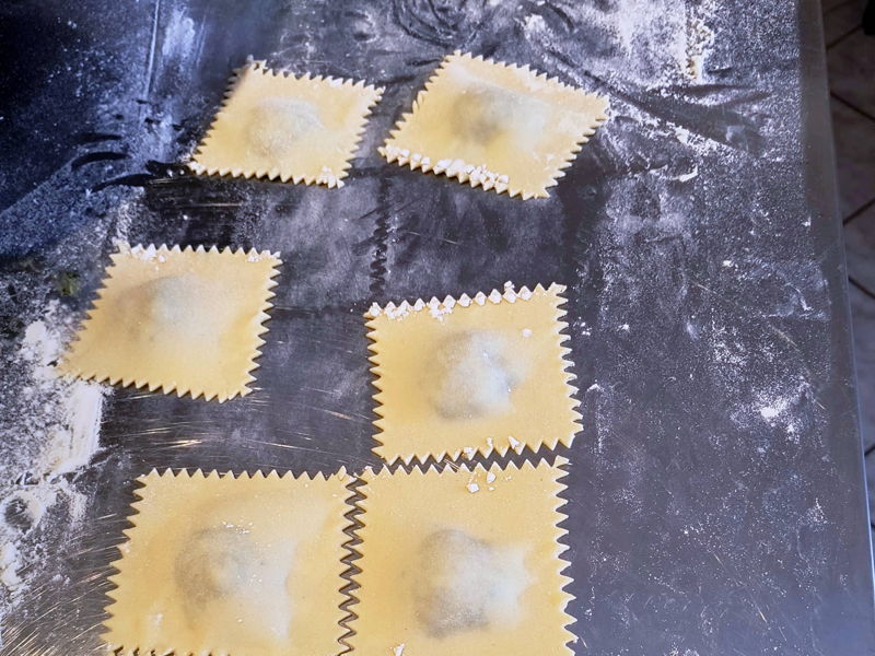 Kochkurse Sona: Lerne, wie man frische Pasta wie früher macht.