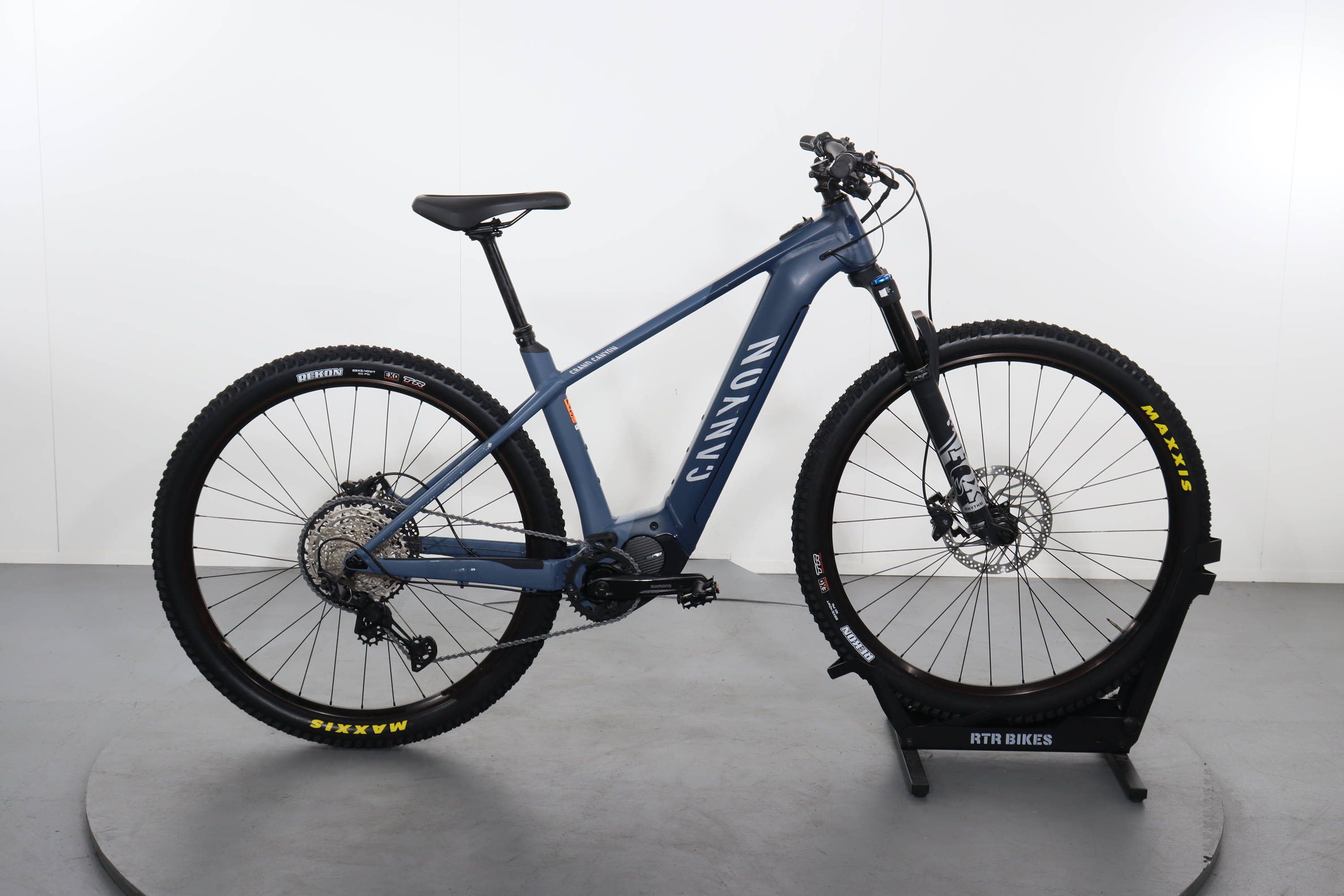 bicicleta eléctrica Canyon Neuron:ON 9 azul