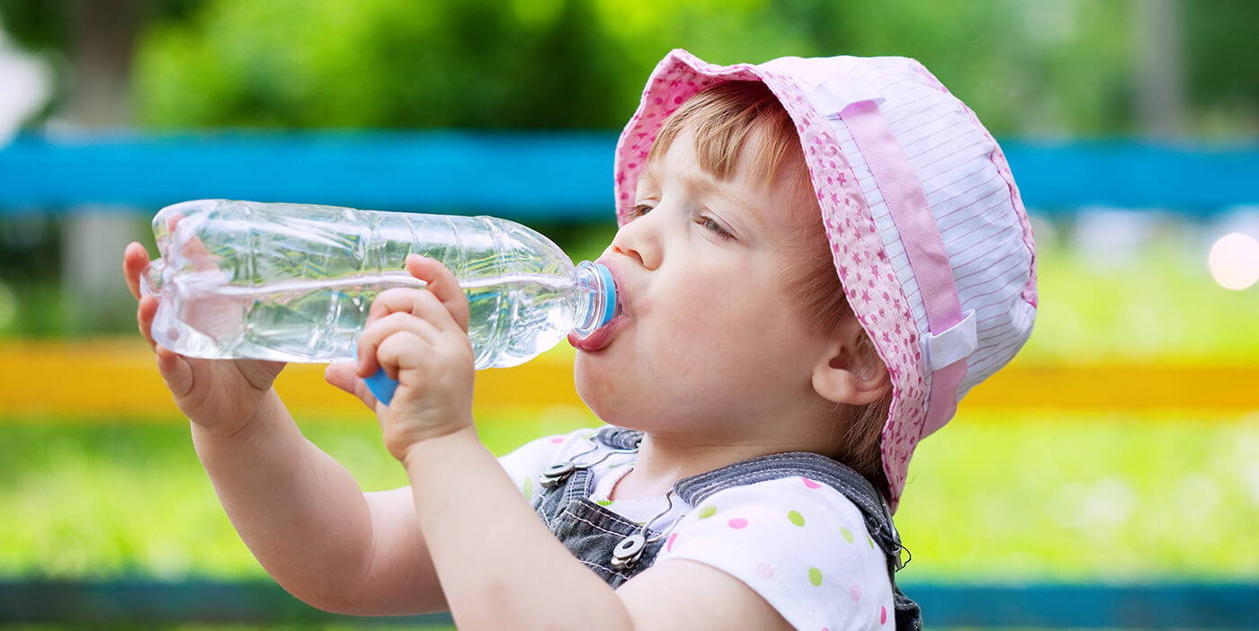 drink water and stay hydrated in summer