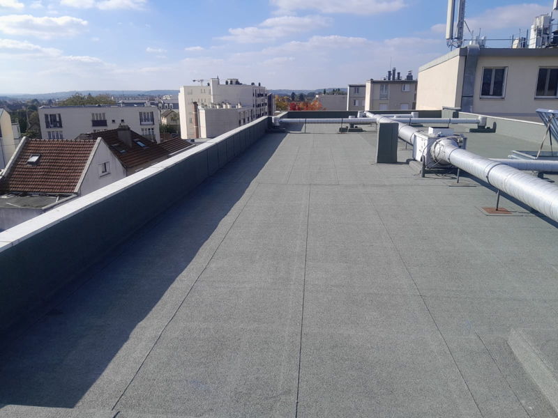 **Étanchéité de toiture-terrasse au Vésinet : l'expertise Andréutti en action**