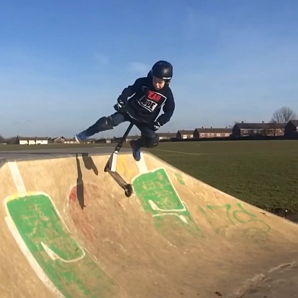 How to Tailwhip on a Scooter. Tricks tricks | RIDERS