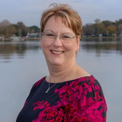 Amy  Larrauri