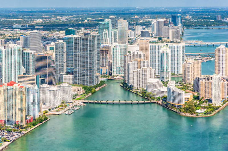 featured image for story, Discovering Miami: The Best Neighborhoods to Buy a Home