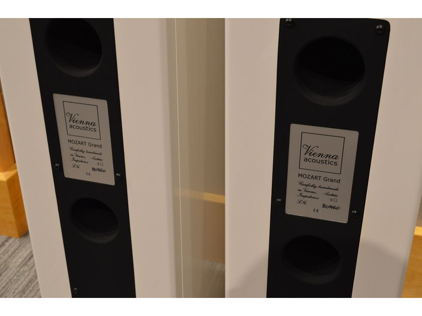 Vienna Acoustics MOZART Grand - Floorstanding Loudspeakers