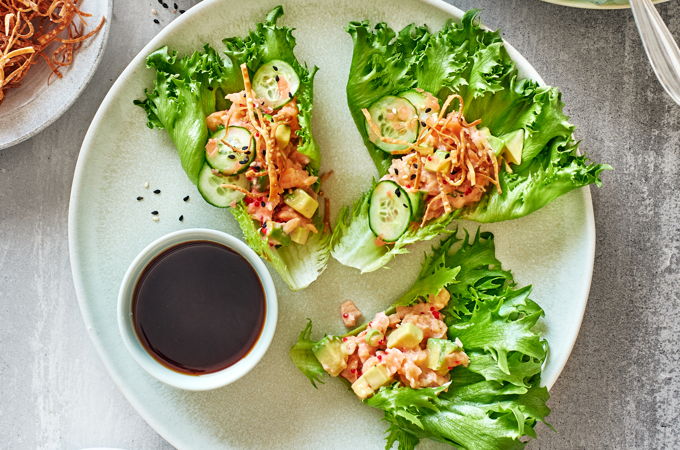 Tartare de saumon et won-ton croustillants