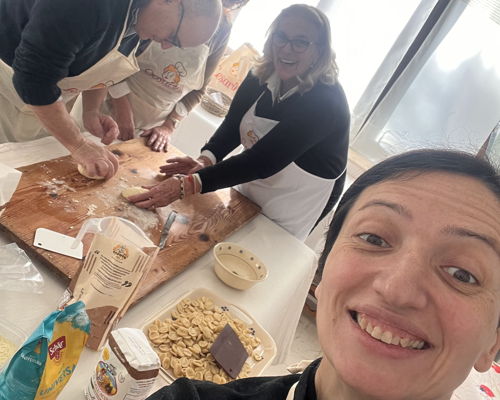 Food experiences Martina Franca: Tart noodles, focaccia and Baba with a Cesarina
