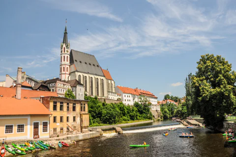 Prague: Guided Canoe Tour with Beer Tasting