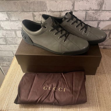 Baskets chaussures Gucci en cuir gris 10+ 44 1/2 