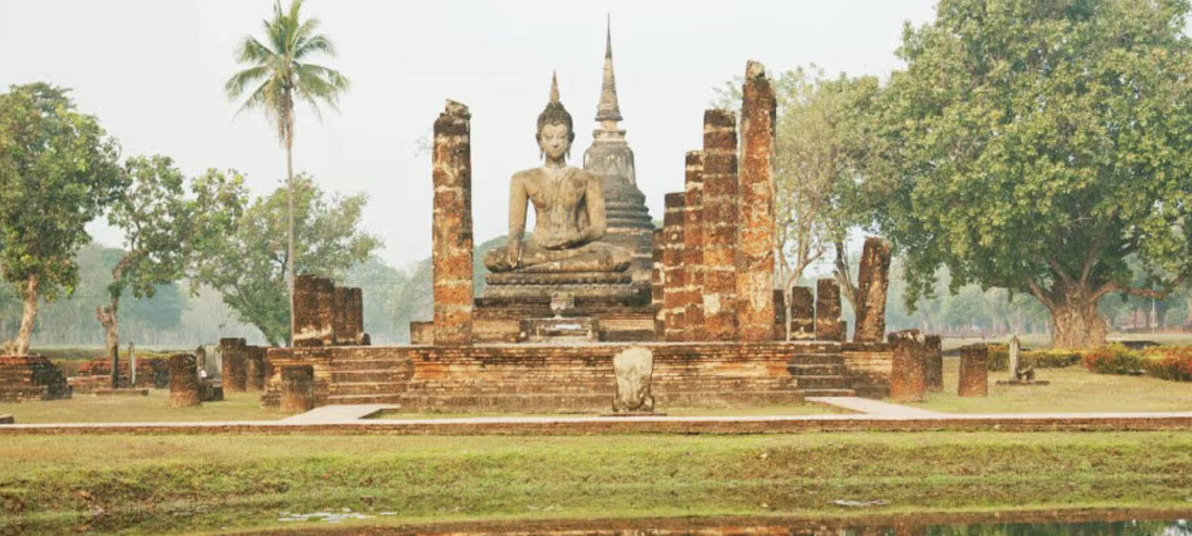 giant budha in garden