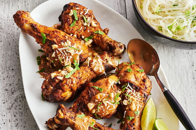 Pilons de poulet à la friteuse à air chaud (air fryer), sauce satay