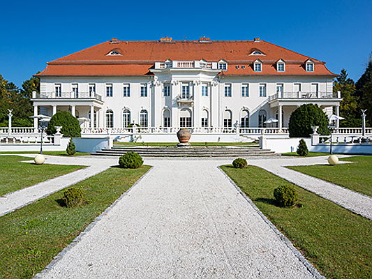  Groß-Gerau
- Leben im Schloss: Hier trifft Märchen auf Realität. Wir erklären, wie Sie zum Schlossbesitzer werden und was für diese Investition spricht.