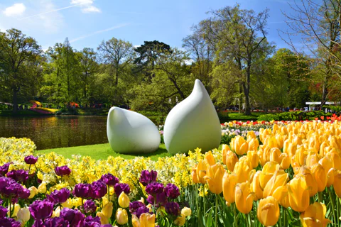 Amsterdam to Keukenhof and Zaanse Schans with Guide