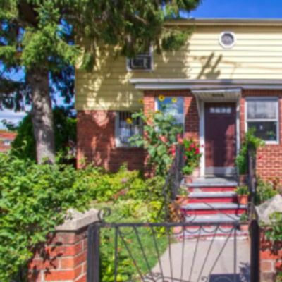  * 3 Room Available  ! Two Block from Gate 6 – Don’t Miss Out!"** 