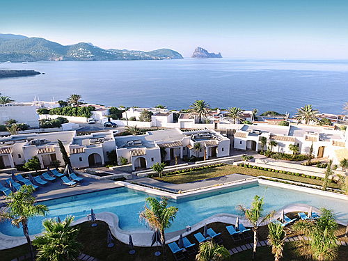  Überlingen
- Das 7Pines Resort Ibiza erfüllt die ESG-Kriterien (© 12.18. Investment Management)
