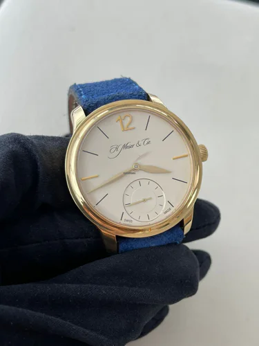 H.Moser & Cie. Endeavour Rose gold