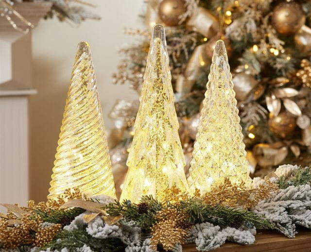 Mudpie Christmas Home Decor Festive Chip and Dip Serving Trays