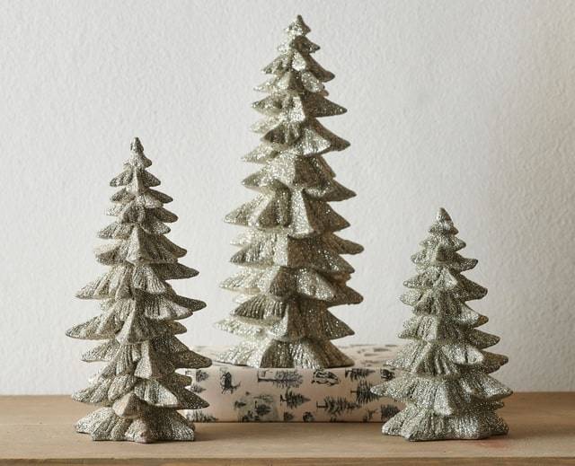 outdoor decoration nutcrackers with wreath and candy cane