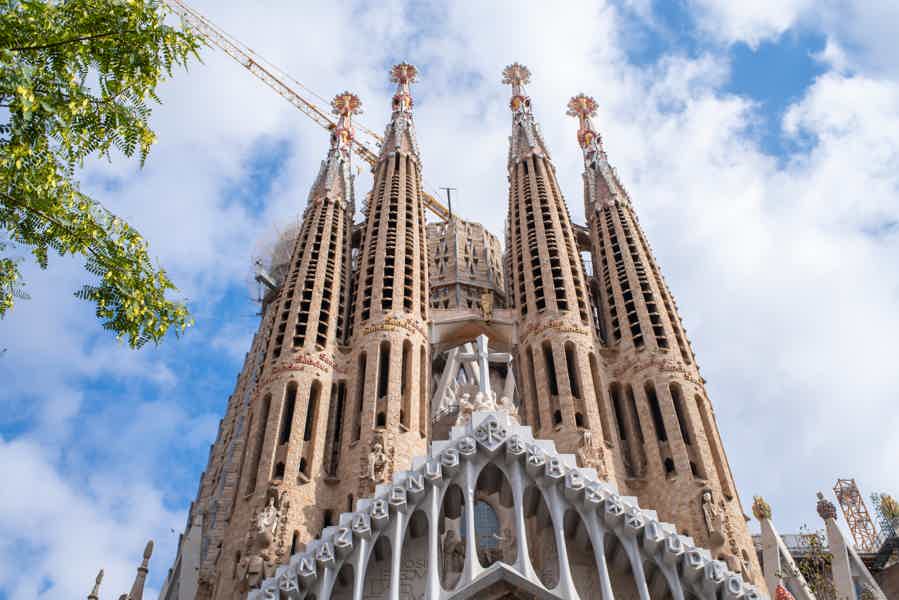 Barcelona City Tour With a Special Audio Guide - photo 2