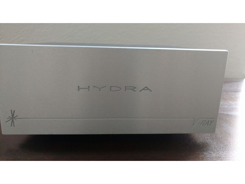 Shunyata Research  Hydra V Ray Power Conditioner and Surge Protector