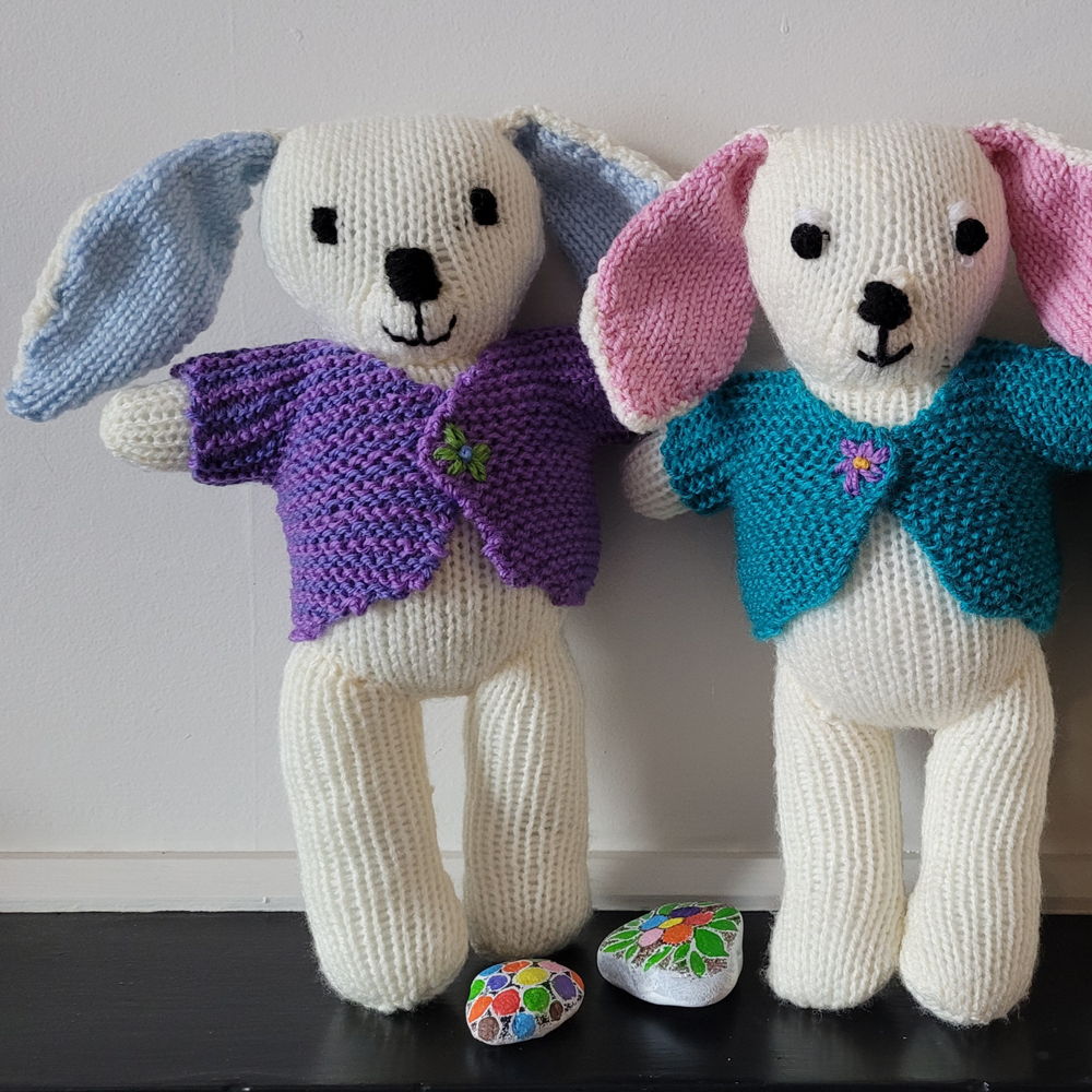 Little rabbit soft toy in 8 ply