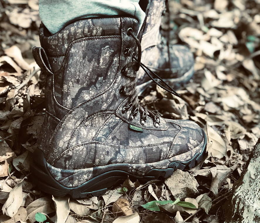 the hunting boot use the famous realtree timber camo,there is no shortage of fashion when hunting