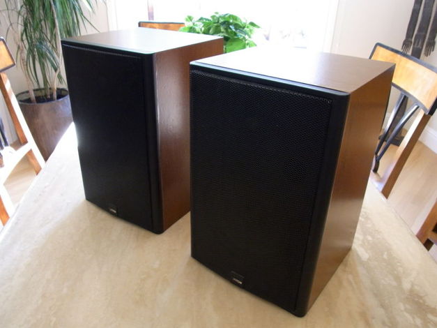 Canton Fonum 301 Speakers Made in Germany