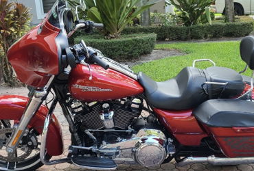 2020 HARLEY-DAVIDSON STREET GLIDE motorcycle for rent near Orlando, FL