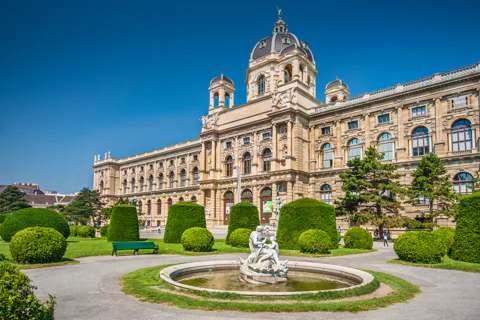 Full-Day Vienna Private Tour from Prague