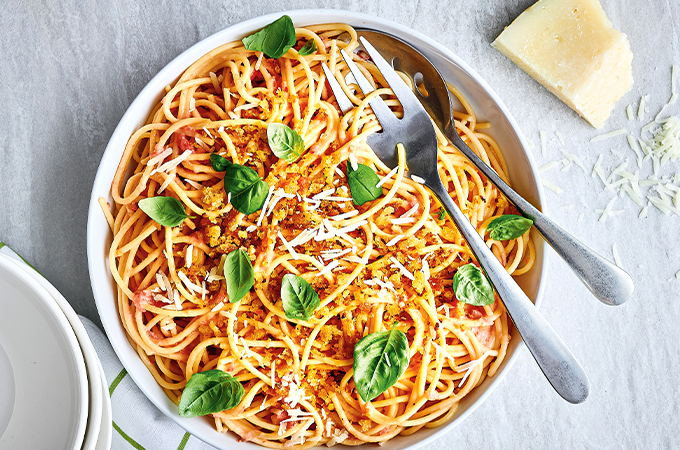 Spaghettis au pecorino et à la tomate fraîche
