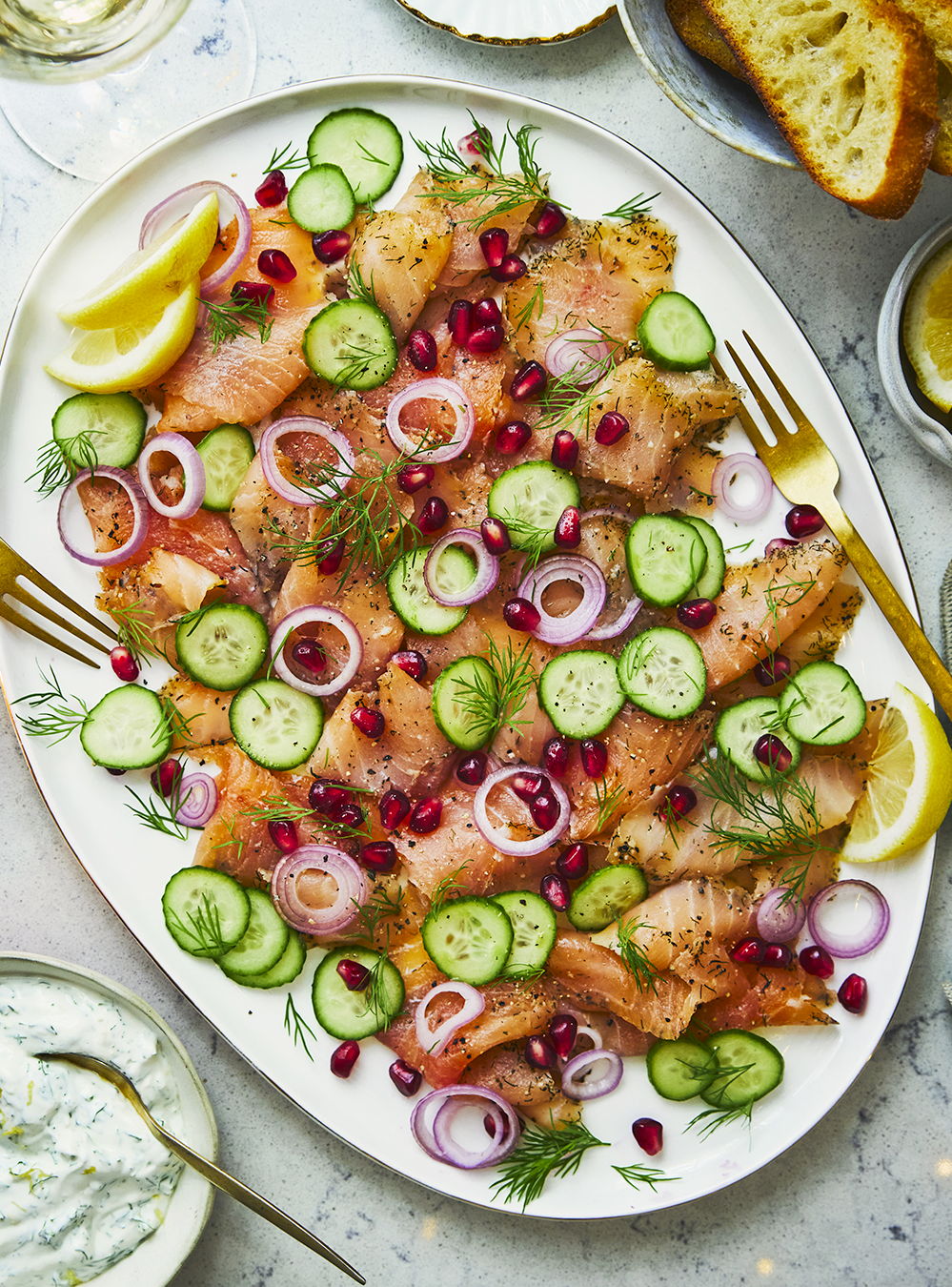 Lemon and Dill Salmon Gravlax with Pomegranate | RICARDO