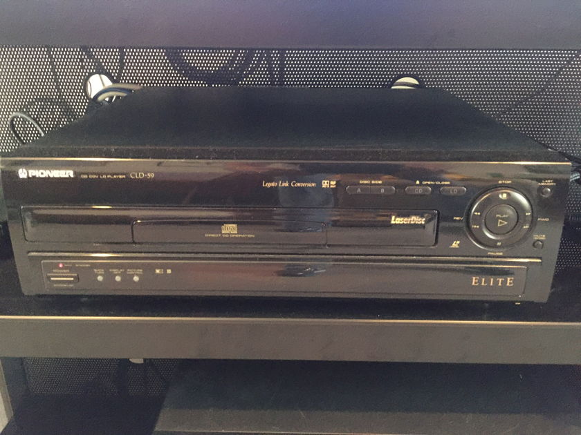 Pioneer CLD-59 2 Laserdisc Players and 60 ! Laserdiscs !!