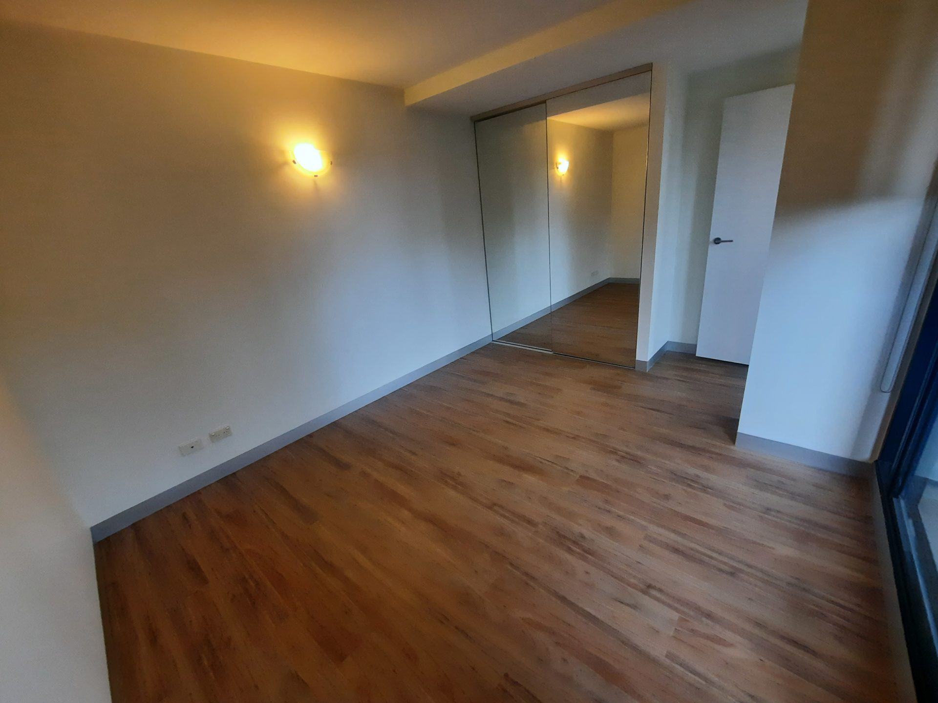 FOR LEASE id-eally Located and NEWLY REFURBISHED with Bay Views and Separate Storage - Image 3