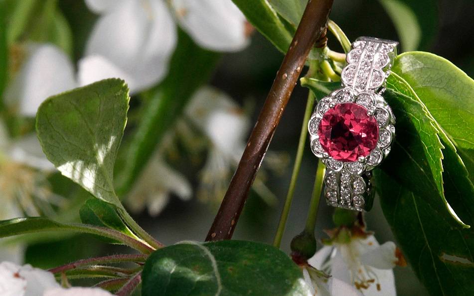 Bespoke diamond rings - Pobjoy Diamonds Surrey