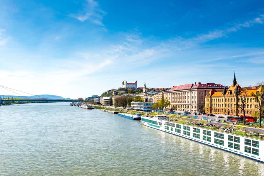 Bratislava by speedboat 1 Hour - photo 2
