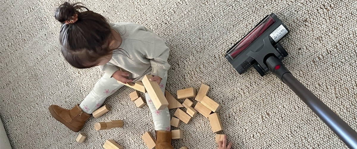 What is the most effective way to clean your carpet？