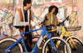 Gazelle Paris C7 elektrische stadsfiets met lage instap, afgebeeld in zijaanzicht op neutrale achtergrond, met Bosch middenmotor, gesloten kettingkast, verende voorvork en zadelpen, MIK-bagagedrager en spatborden – gericht op comfortabel dagelijks gebruik en woon-werkverkeer.