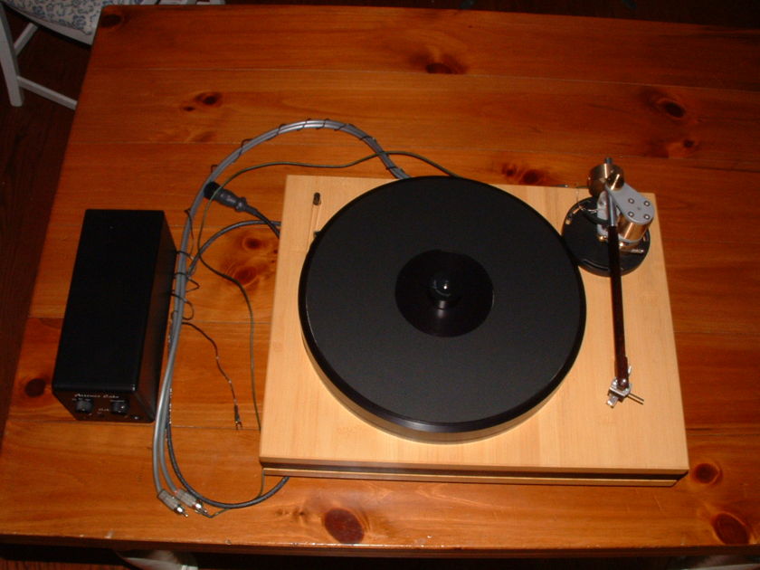 Artemis Labs SA-1 Turntable and Schroeder Reference Tonearm with Audio Note SOGON Interconnect - Gorgeous!