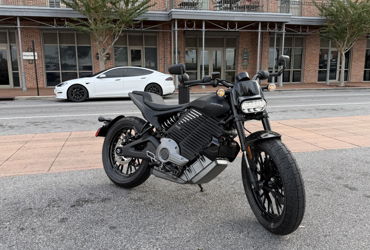 2025 LIVEWIRE S2 DEL MAR motorcycle for rent near Gonzalez, FL