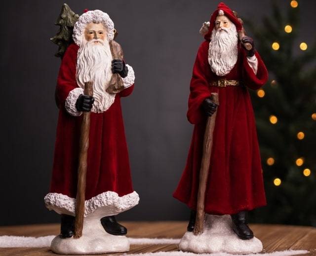 outdoor decoration nutcrackers with wreath and candy cane