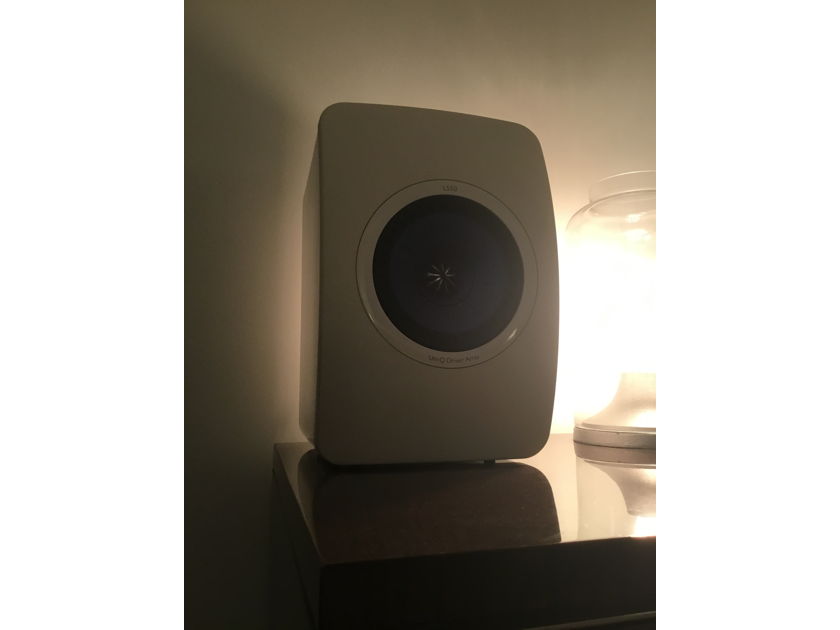 KEF LS-50 Anniversary - White and Blue