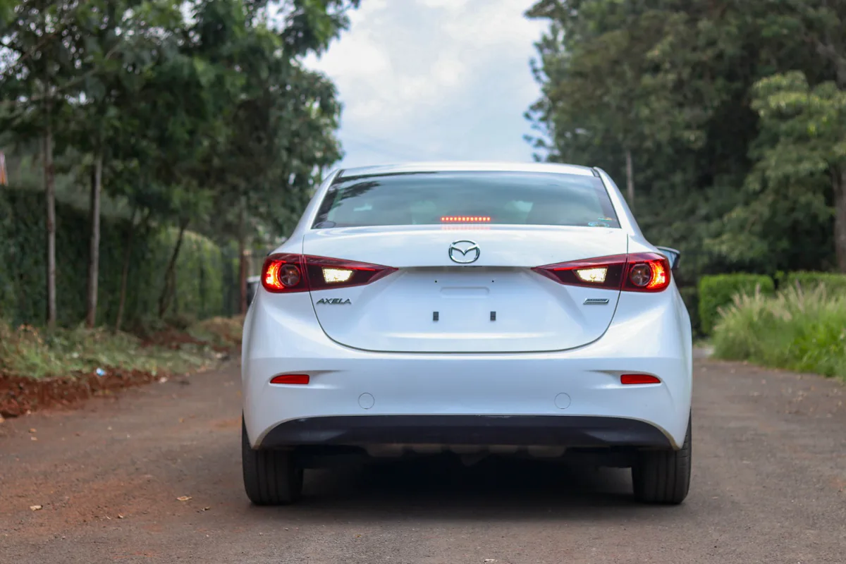 2016 Mazda Axela — Royal Max Motors — photo 2 of 14