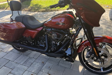 2025 HARLEY-DAVIDSON STREET GLIDE motorcycle for rent near Fort Myers, FL