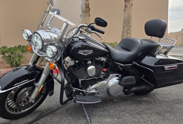 2014 HARLEY-DAVIDSON FLHR ROAD KING (VIVID BLACK) motorcycle for rent near LAS VEGAS, NV