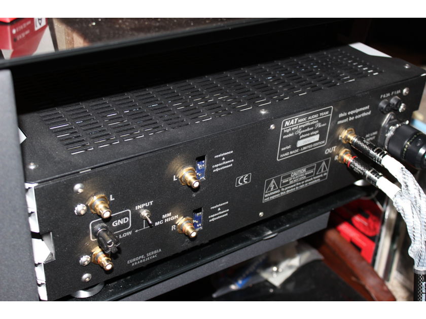 NAT Audio Signature Phono Stage, Reference level, Class A, Battery powered, MC/MM. Trades?