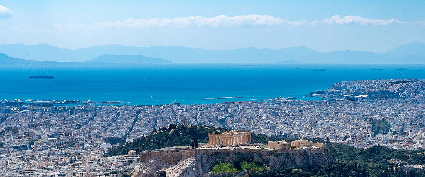  Athens
- Whether premium apartments with the latest building technology, townhouses or maisonettes - the
portfolio of the real estate agents from Engel & Völkers is exclusive and broad.