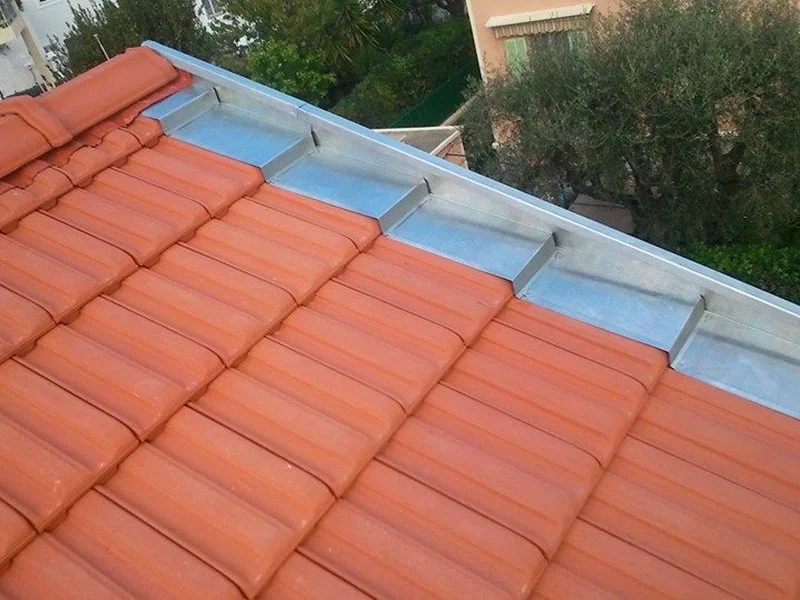 Réfection d’une toiture en tuiles de Marseille à Nice — photo 4 sur 9 — CEG TOITURE