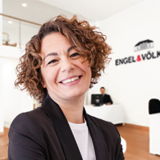 Laura Santagati, real estate consultant