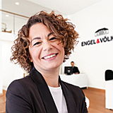 Laura Santagati, real estate consultant