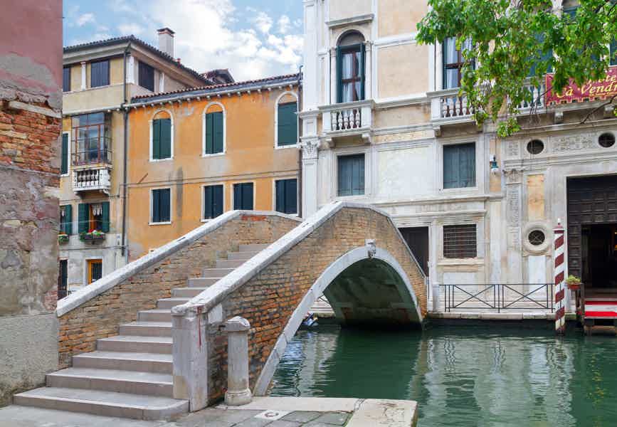 Venice Photo Adventure: Iconic Shots & Secret Streets - photo 2