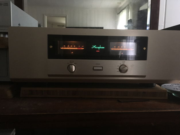 Accuphase A-20